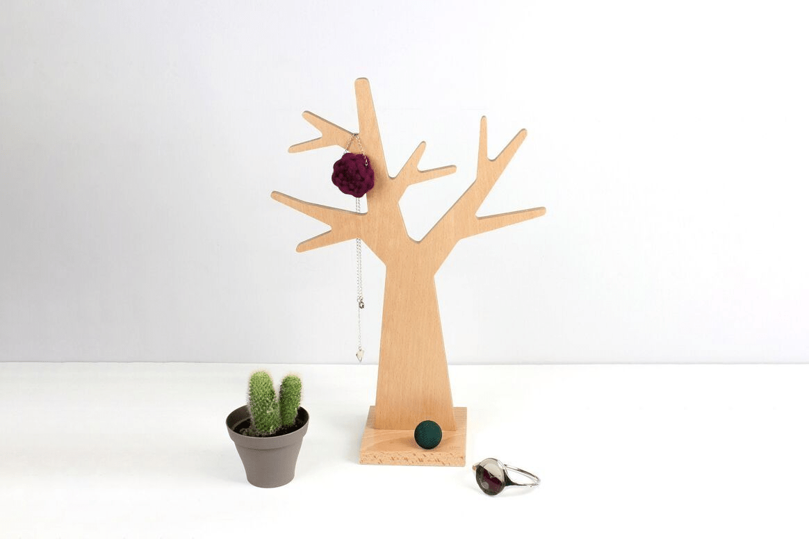 Arbre à bijoux en bois - reine mère