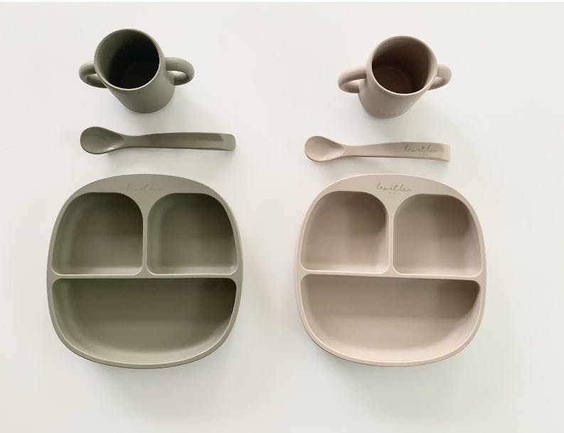 Assiette compartimentée silicone enfant - dusty sage | leo et lea