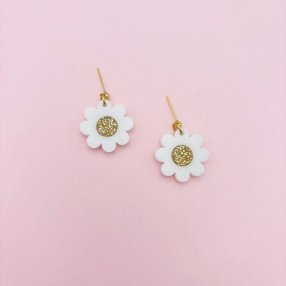 Boucles d'oreilles pendantes fleurs rétros blanches "lucette" - studio annette