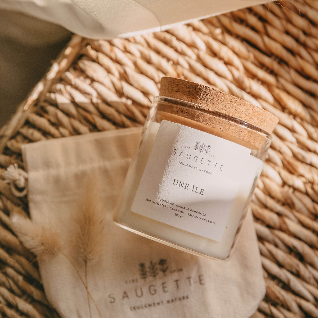 Bougie artisanale parfumée à la cire végétale - Une île