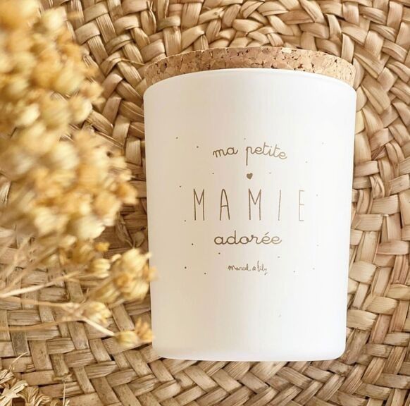 Bougie décorative naturelle "mamie adorée"