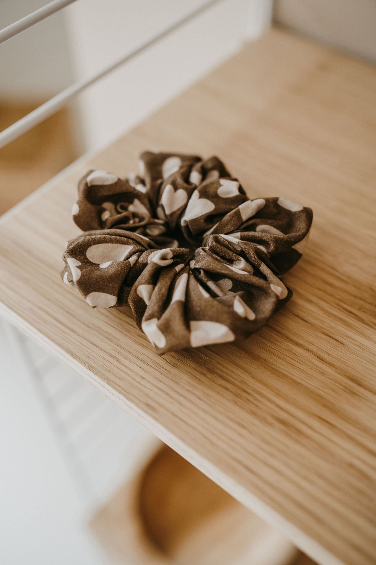 Chouchou cheveux cœurs beige Fall in Love - zakuw