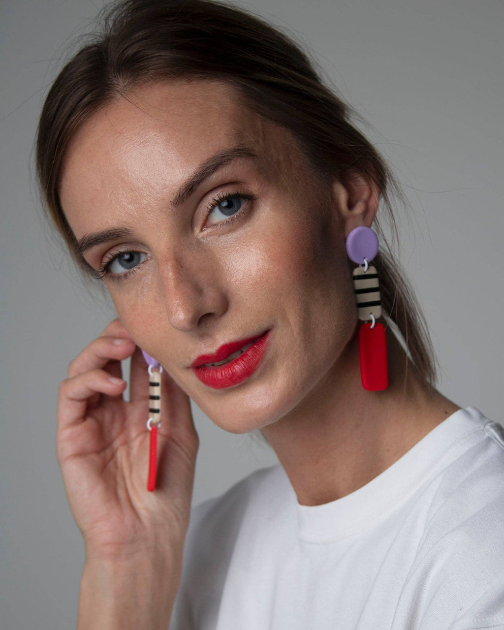 Boucles d’oreilles graphiques rouges et violettes-Delarosa Studio-