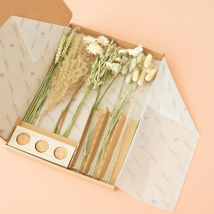 Fleurs séchées en boîte aux lettres
