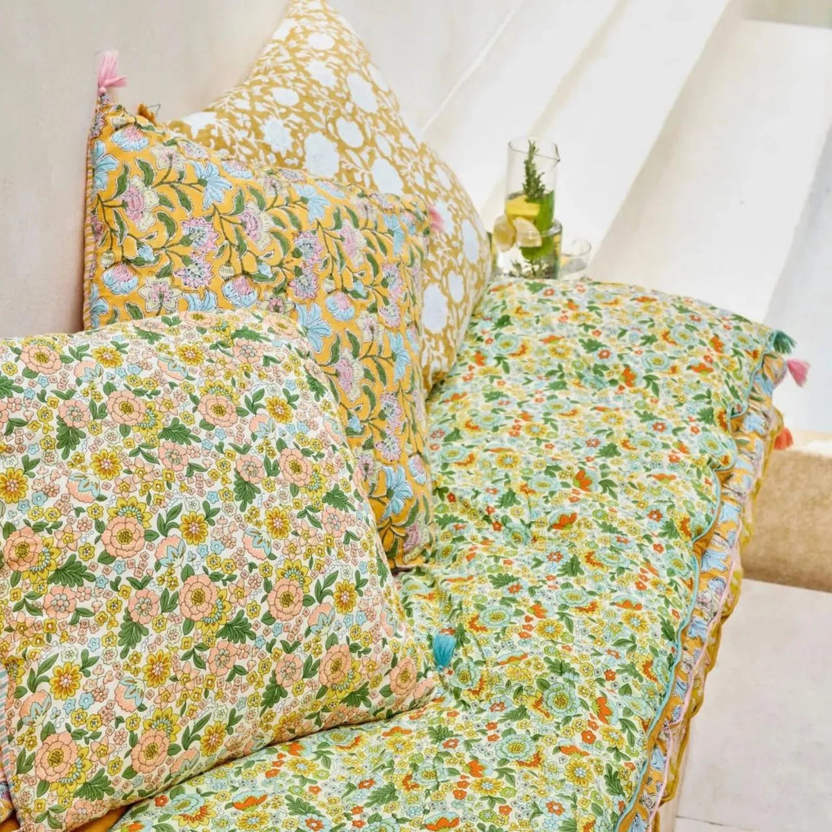 Housse de coussin fleuri bohème sakura curry - bonheur du jour