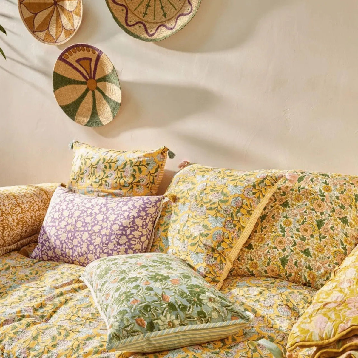 Housse de coussin fleuri bohème sakura curry - bonheur du jour