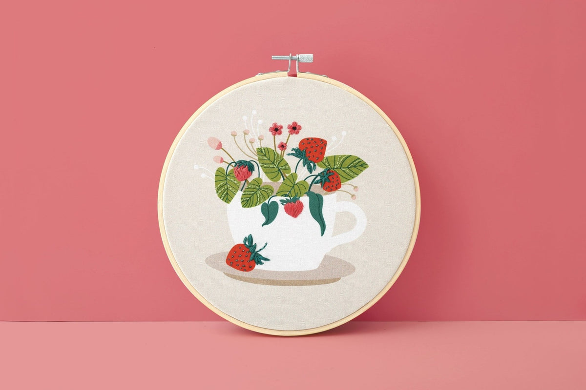 Kit broderie facile – motif fraise des bois ø20 cm
