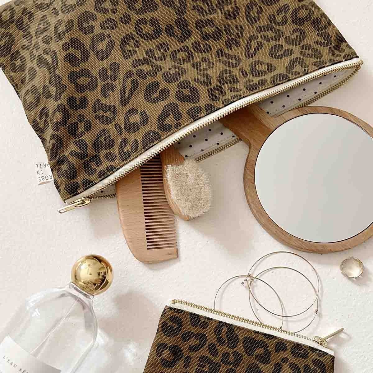 Pochette femme imprimé léopard olive - Rose in April