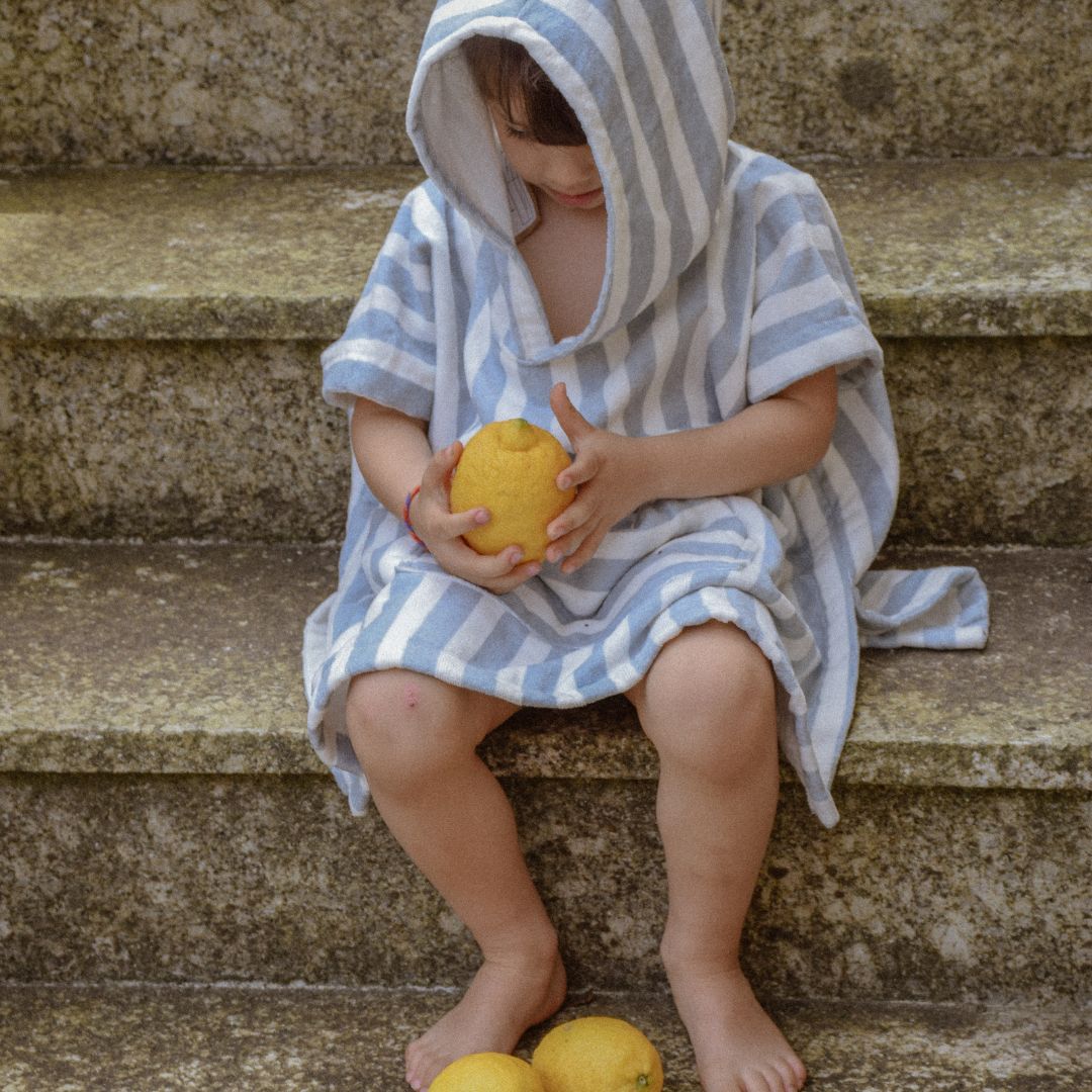 Poncho de bain enfant bleu ciel - Rose in April