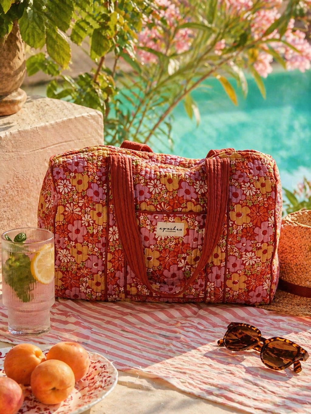 Sac polochon week-end matelassé en coton imprimé fleuri Janie Dahlia, Apaches Collections - vue 3