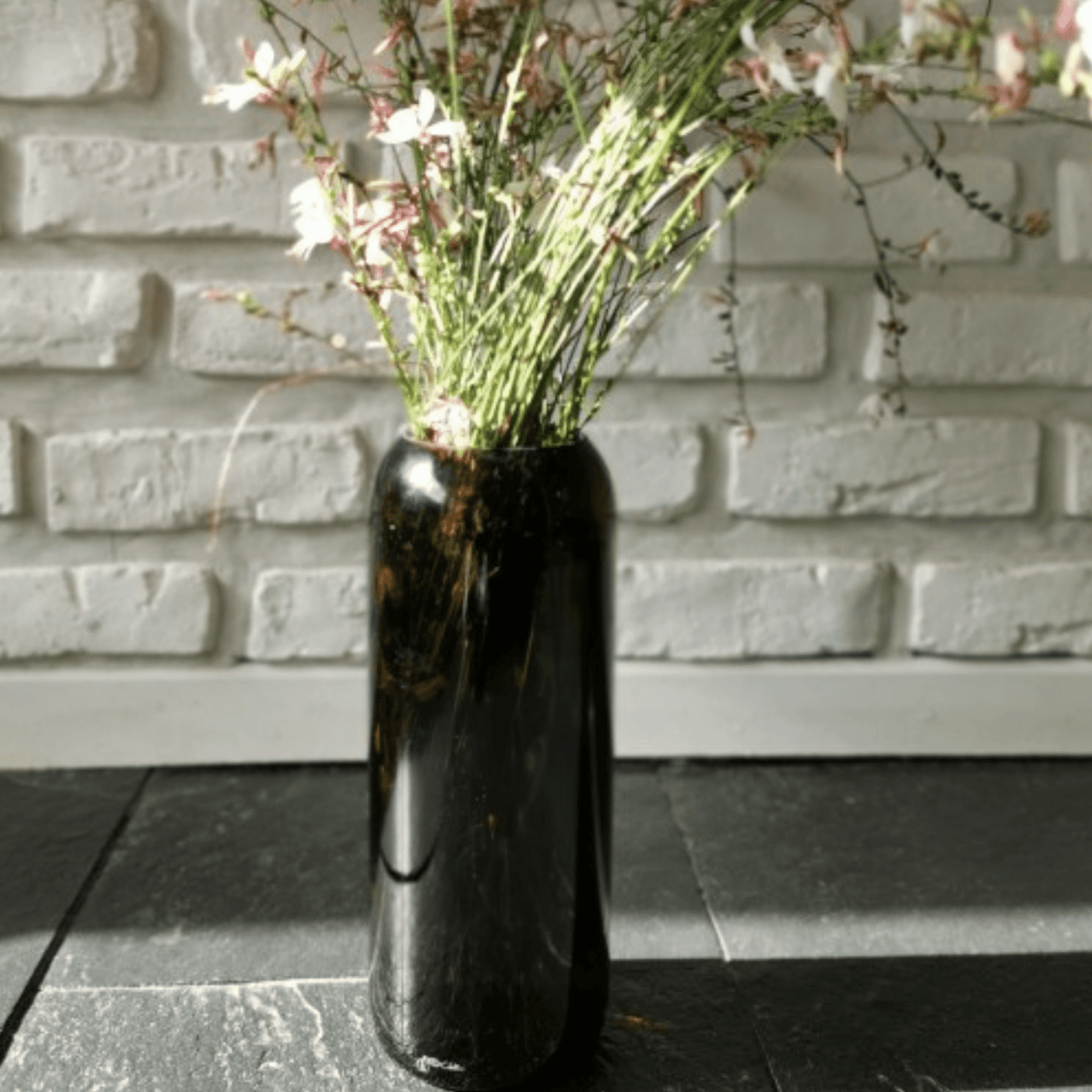Grand vase verre recyclé brun - plates & culotées