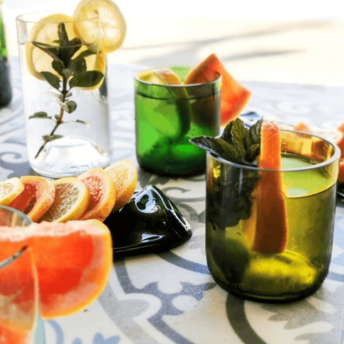 Verre bouteille vin recyclée brune - upcycling plates & culotées